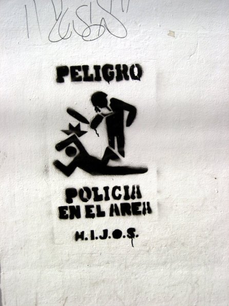Stencil Graffiti - Peligro, policia en el Ã¡rea
