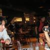 Sakis entrevistando a Allan