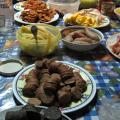 Alistando los ingredientes para el fiambre