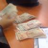 Contanto el Dinero para comprar un iPhone 3G Prepago