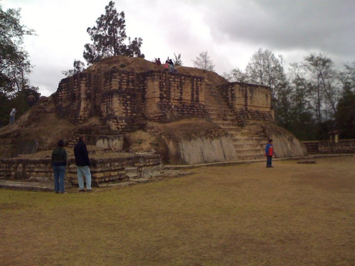 Templo en Iximché