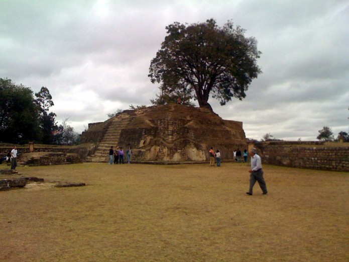 Templo en Iximché