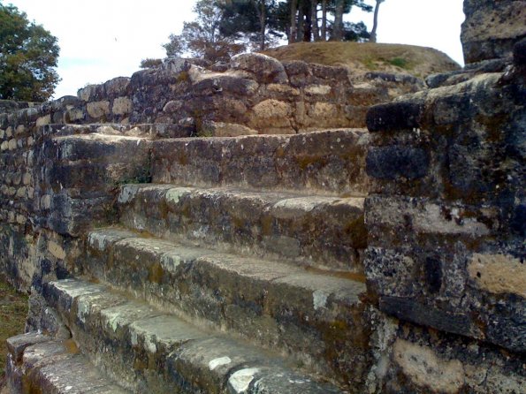 Gradas de uno de las ruinas