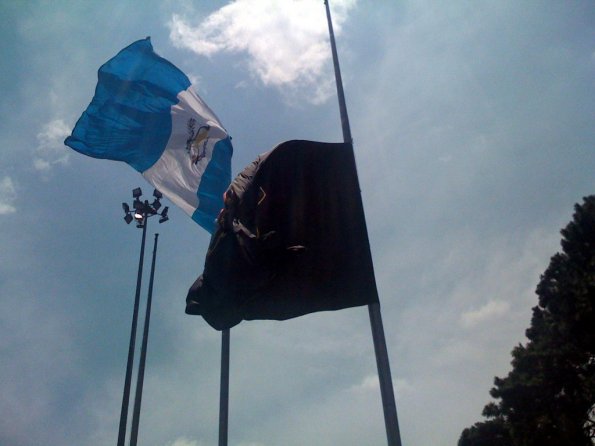 Bandera de la Municipalidad y de Guatemala