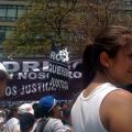 Manifestantes en centro cívico