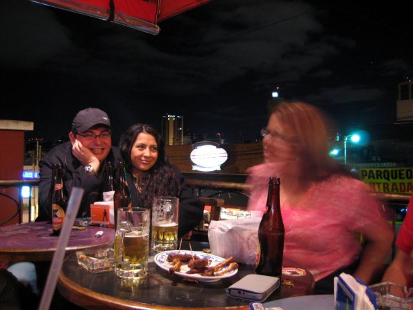 Toi, su novia y la "la Jefa del Web"