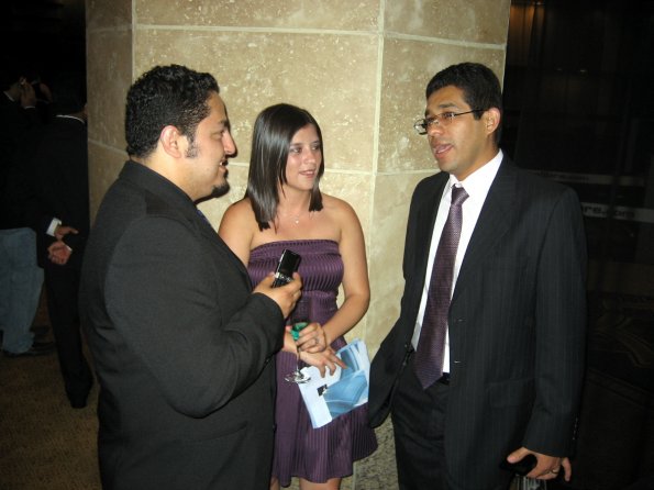 Sirgt, Stephanie Falla y Ronald Flores