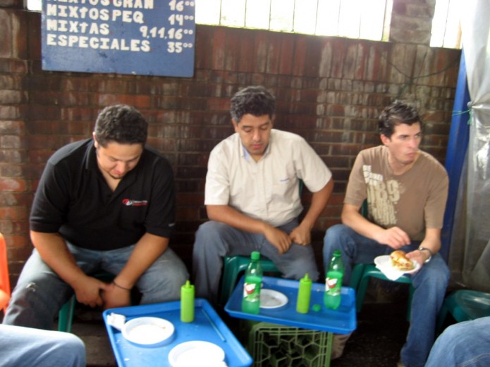 Dando gracias por los alimentos Dando gracias por los alimentos